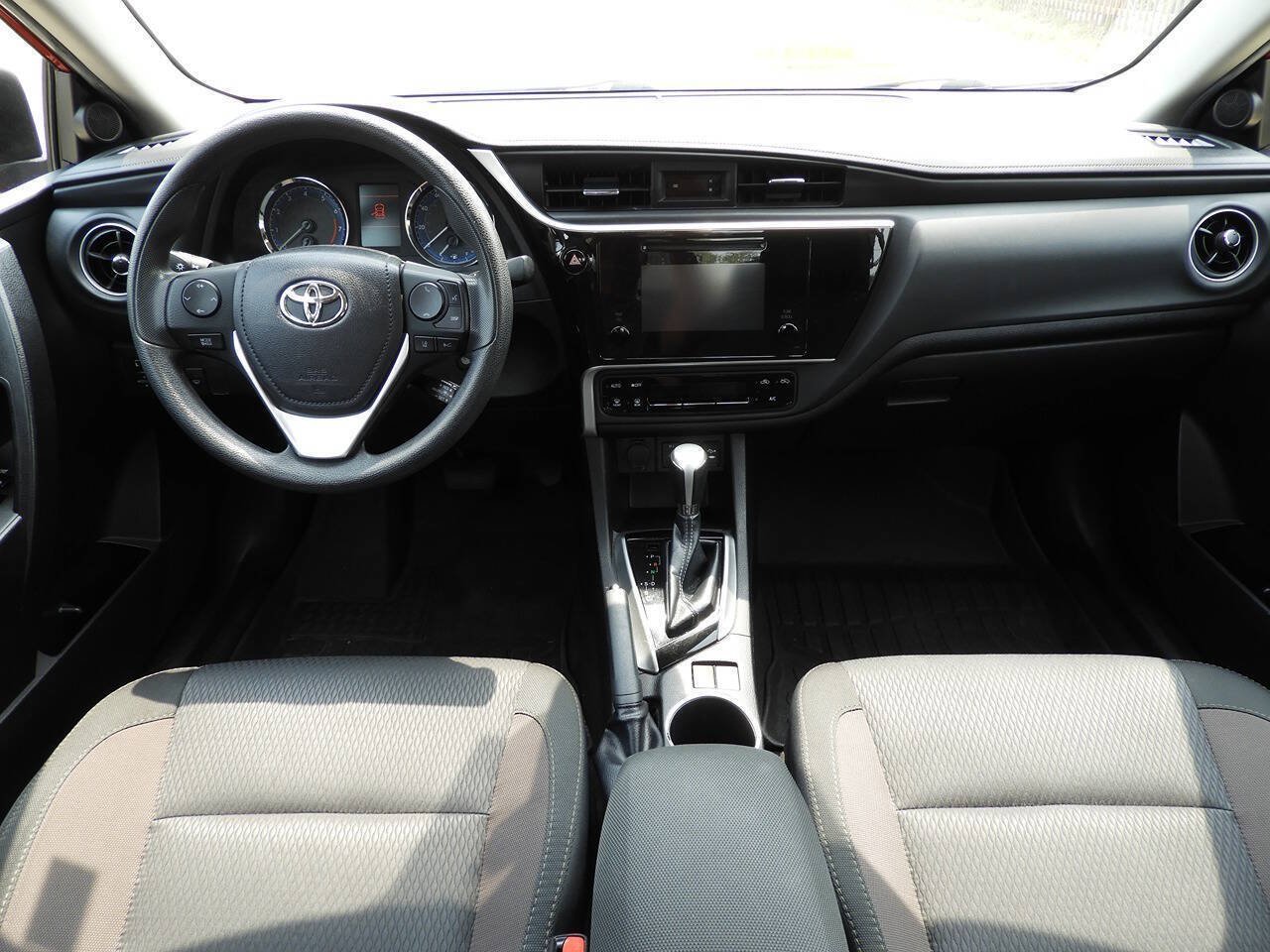 Used 2019 Toyota Corolla L FWD image 19