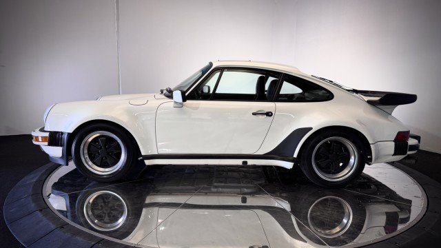 Used 1989 Porsche 911 Carrera RWD image 21
