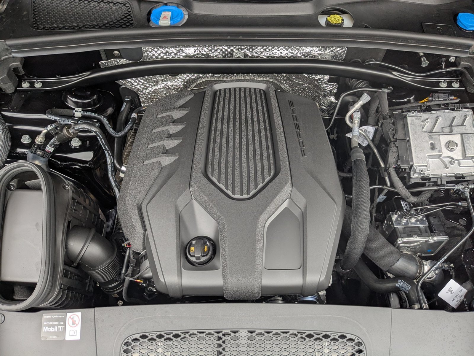 New 2026 Porsche Macan AWD/4WD image 29