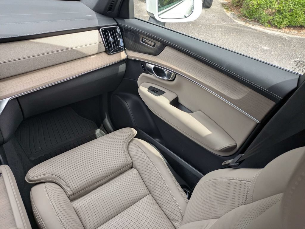 Certified 2026 Volvo XC90 B6 Ultra w/ Protection Package AWD/4WD image 18