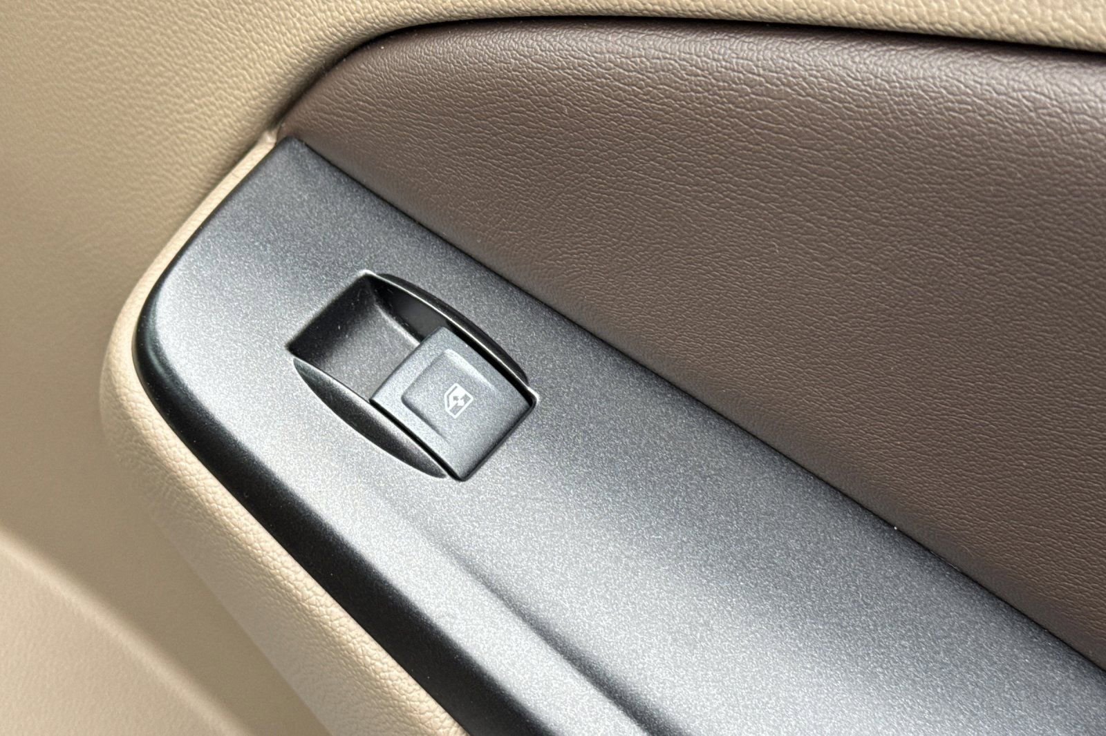 Used 2020 Chevrolet Suburban Premier w/ Max Trailering Package image 22