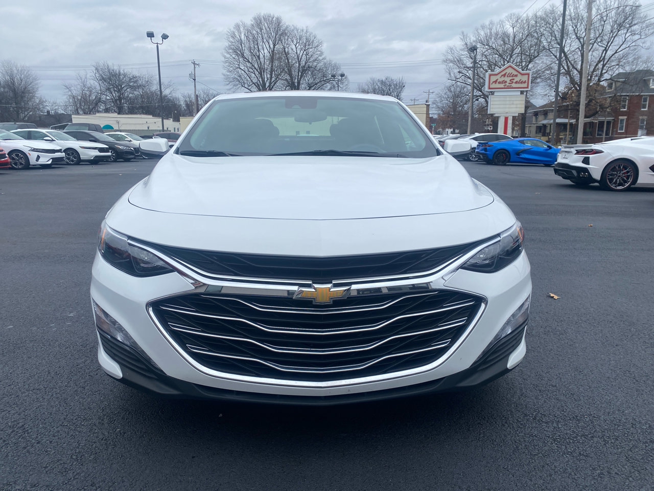 Used 2024 Chevrolet Malibu LT image 2