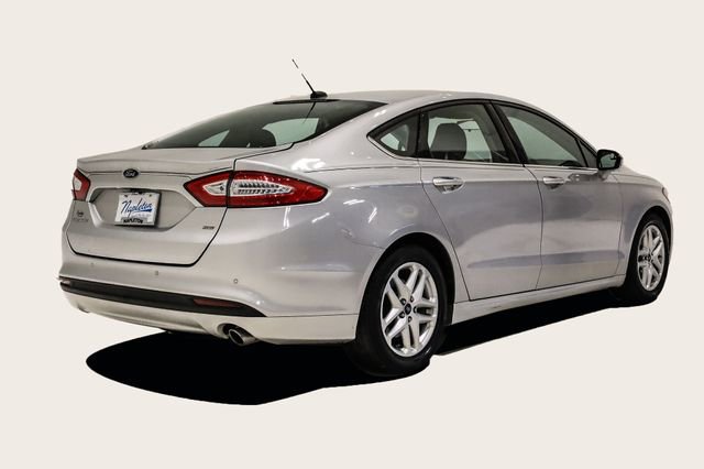 Used 2015 Ford Fusion SE image 6