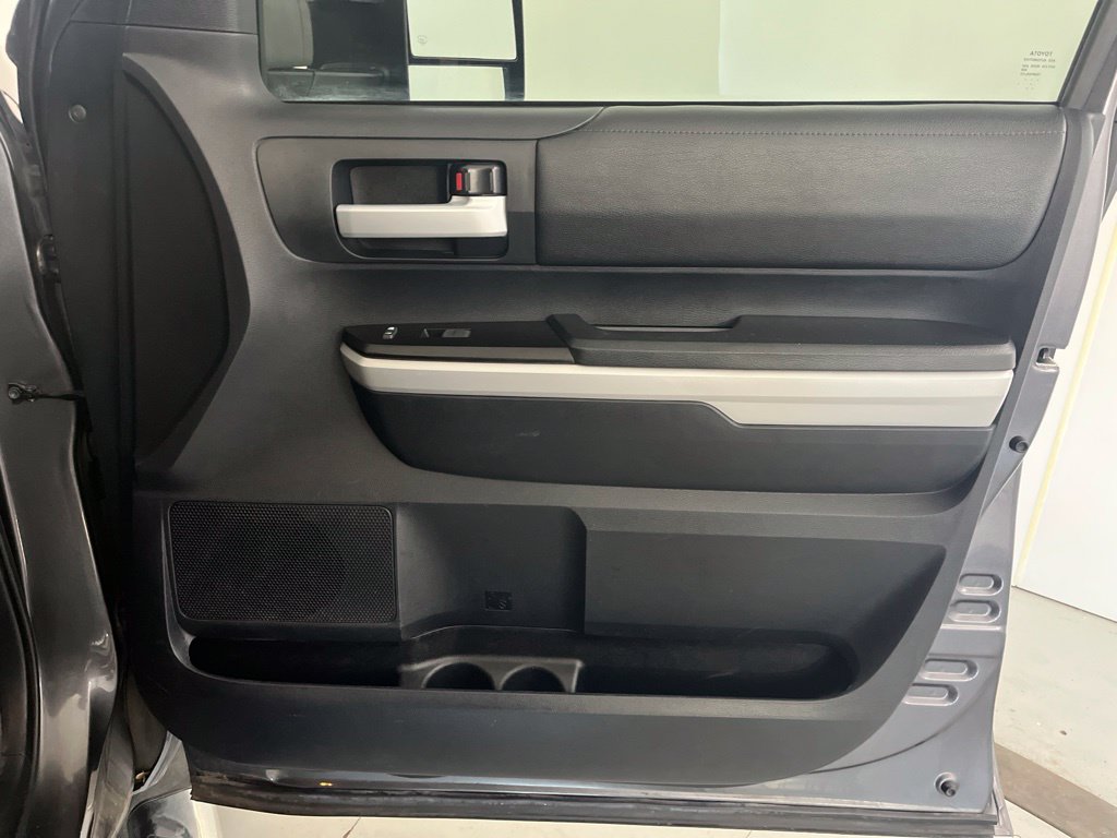 Used 2018 Toyota Tundra SR5 w/ SR5 Upgrade Package AWD/4WD image 29