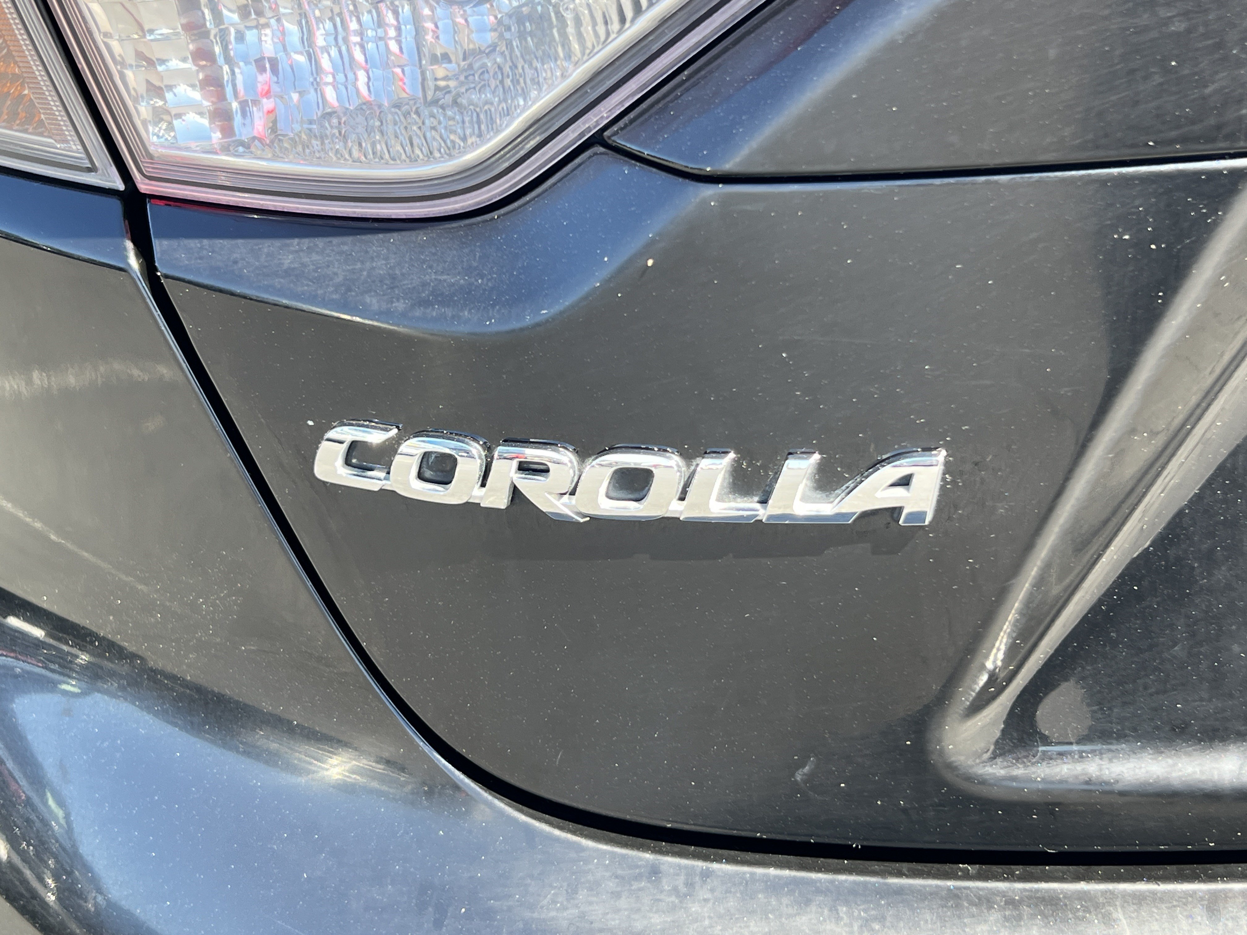Used 2025 Toyota Corolla LE FWD image 9