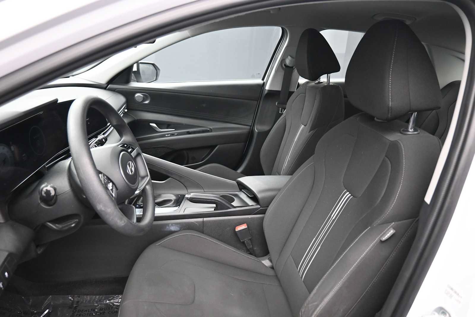 Certified 2024 Hyundai Elantra SEL FWD image 17