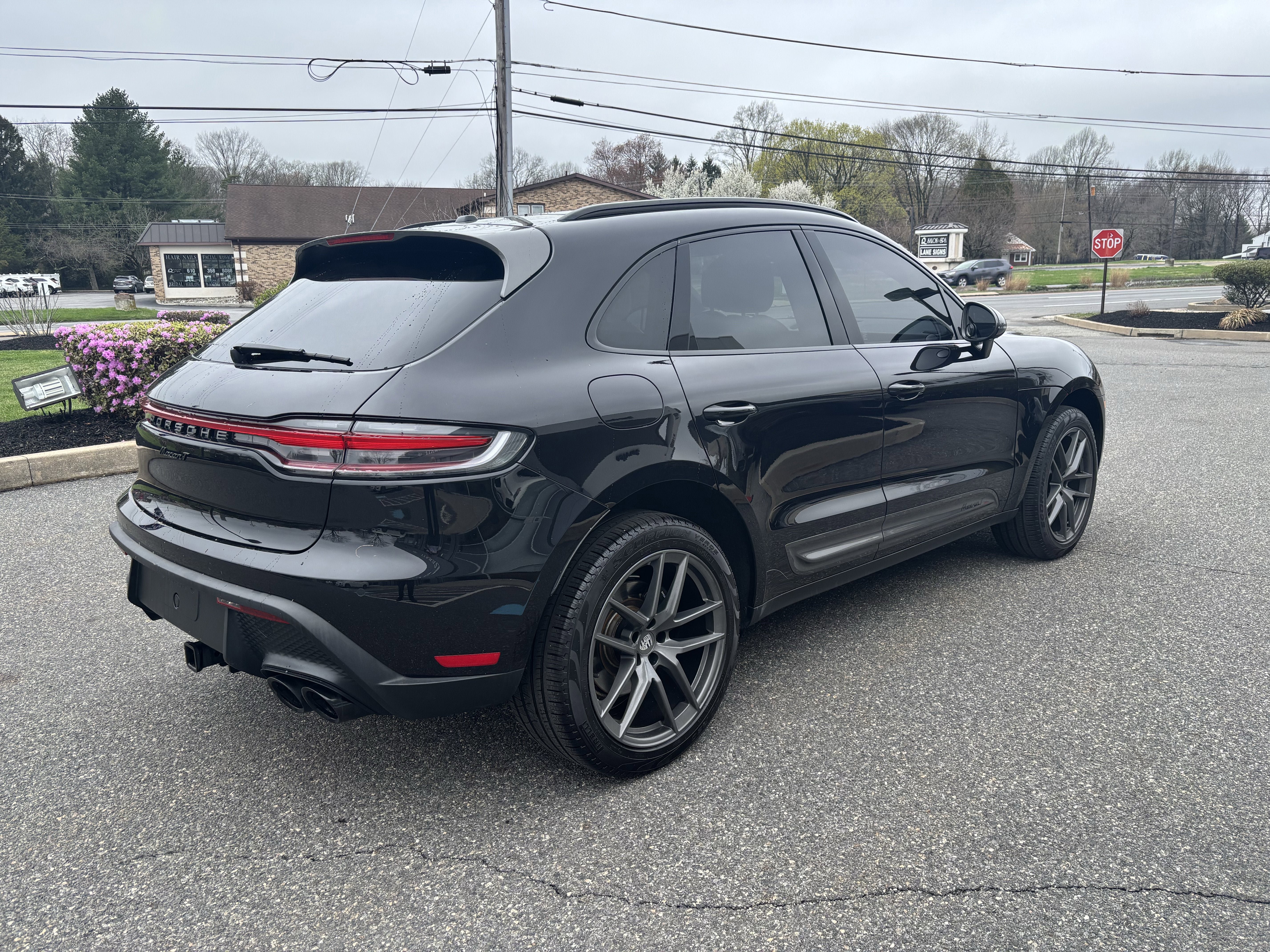 Used 2024 Porsche Macan Turbo AWD/4WD image 4