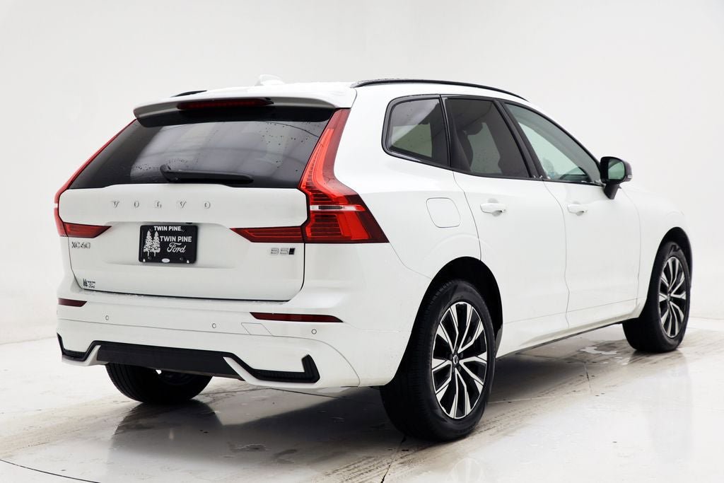 Used 2025 Volvo XC60 B5 Core AWD/4WD image 9