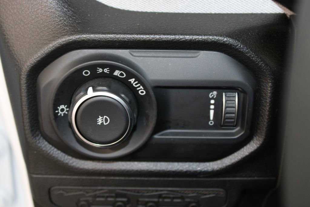 Used 2024 Jeep Wrangler Sport S image 39