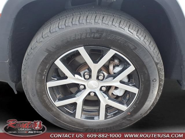 Used 2023 Jeep Grand Cherokee Limited AWD/4WD image 10