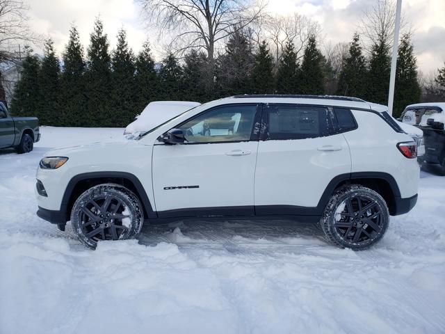 New 2026 Jeep Compass Latitude AWD/4WD image 3