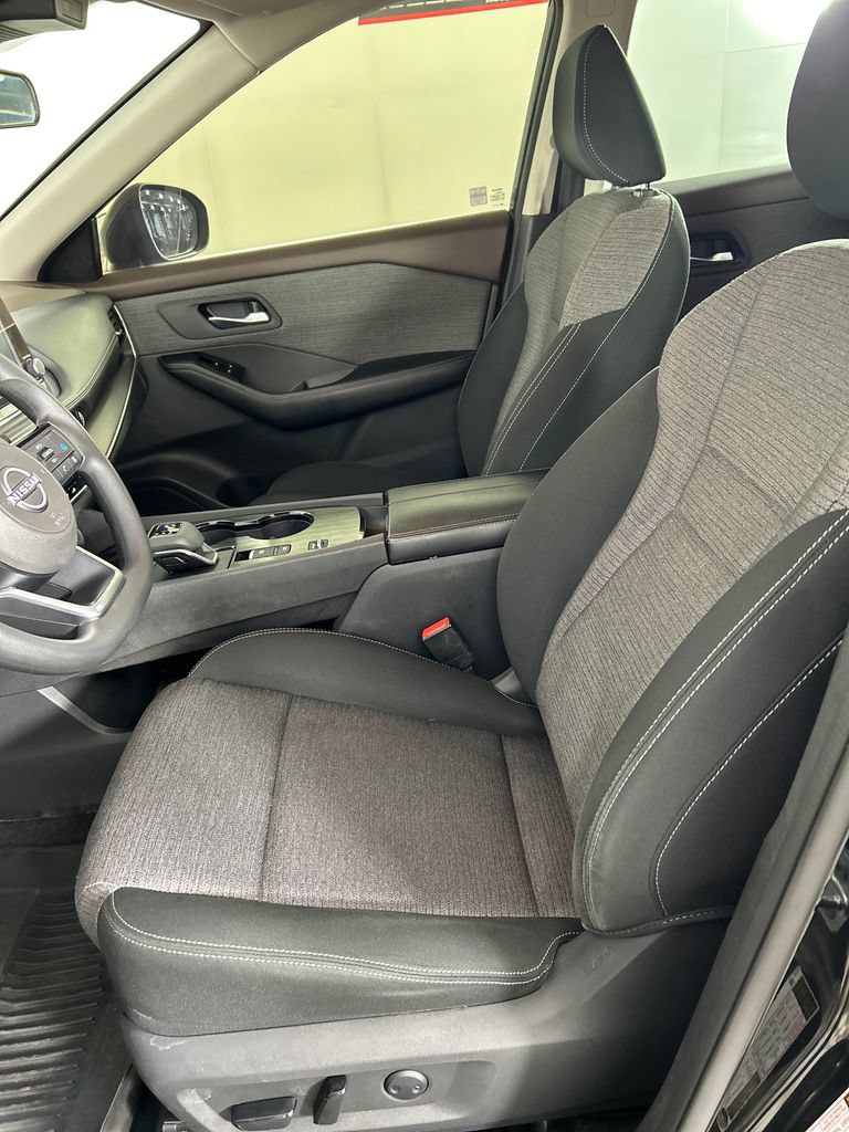 Used 2022 Nissan Rogue SV FWD image 12