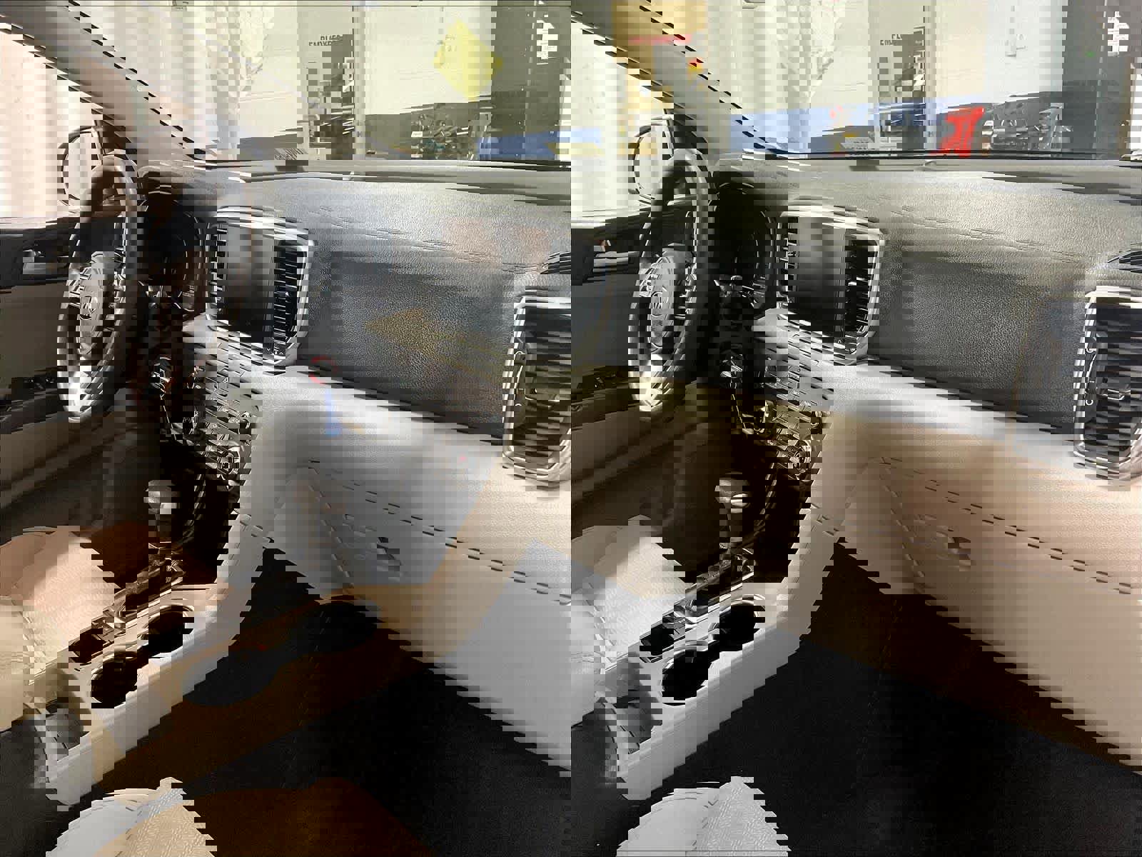 Used 2020 Kia Sportage LX image 14