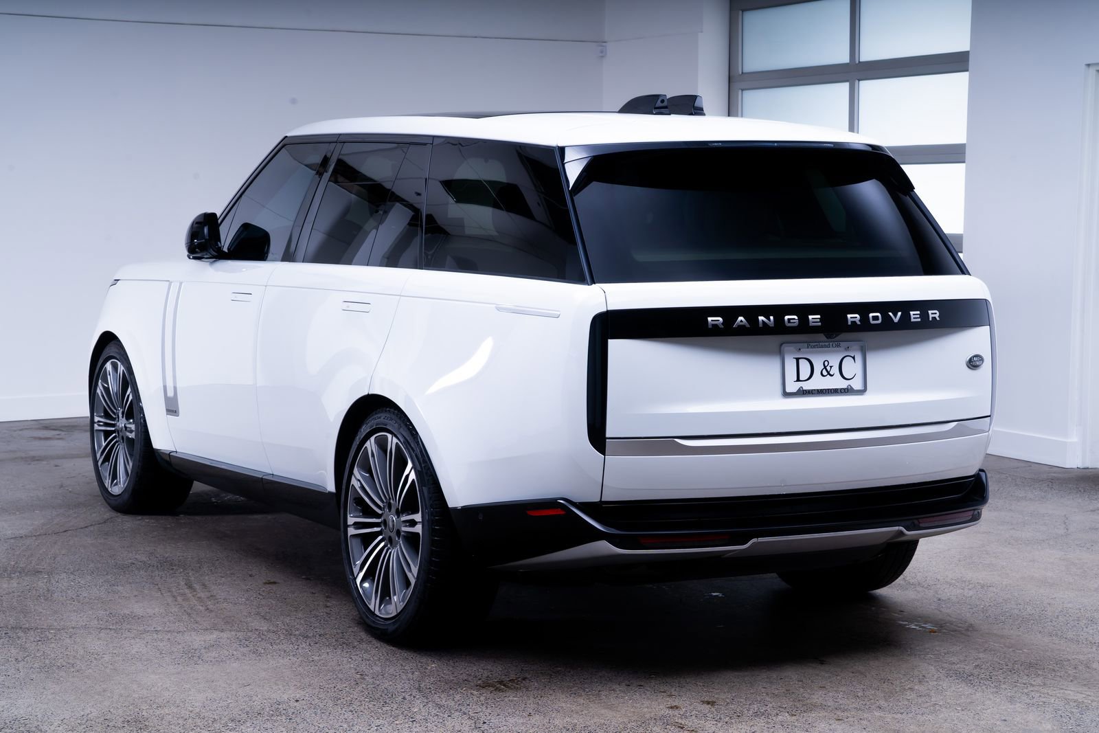 Used 2023 Land Rover Range Rover Autobiography AWD/4WD image 5