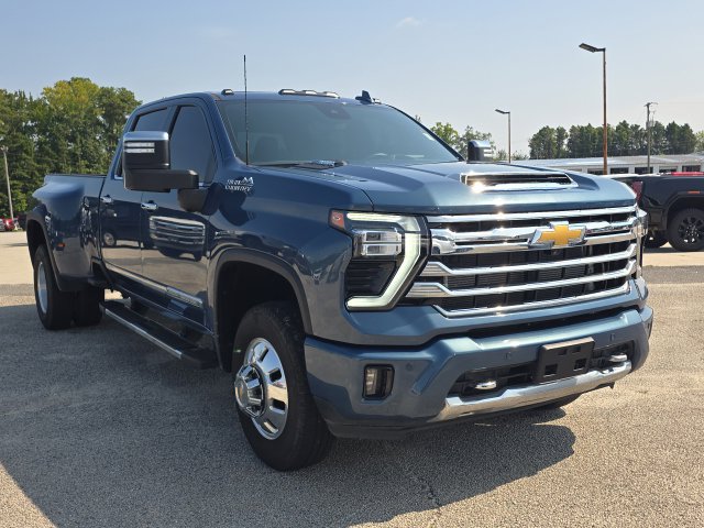 Used 2024 Chevrolet Silverado 3500 High Country w/ High Country Premium Package AWD/4WD image 7