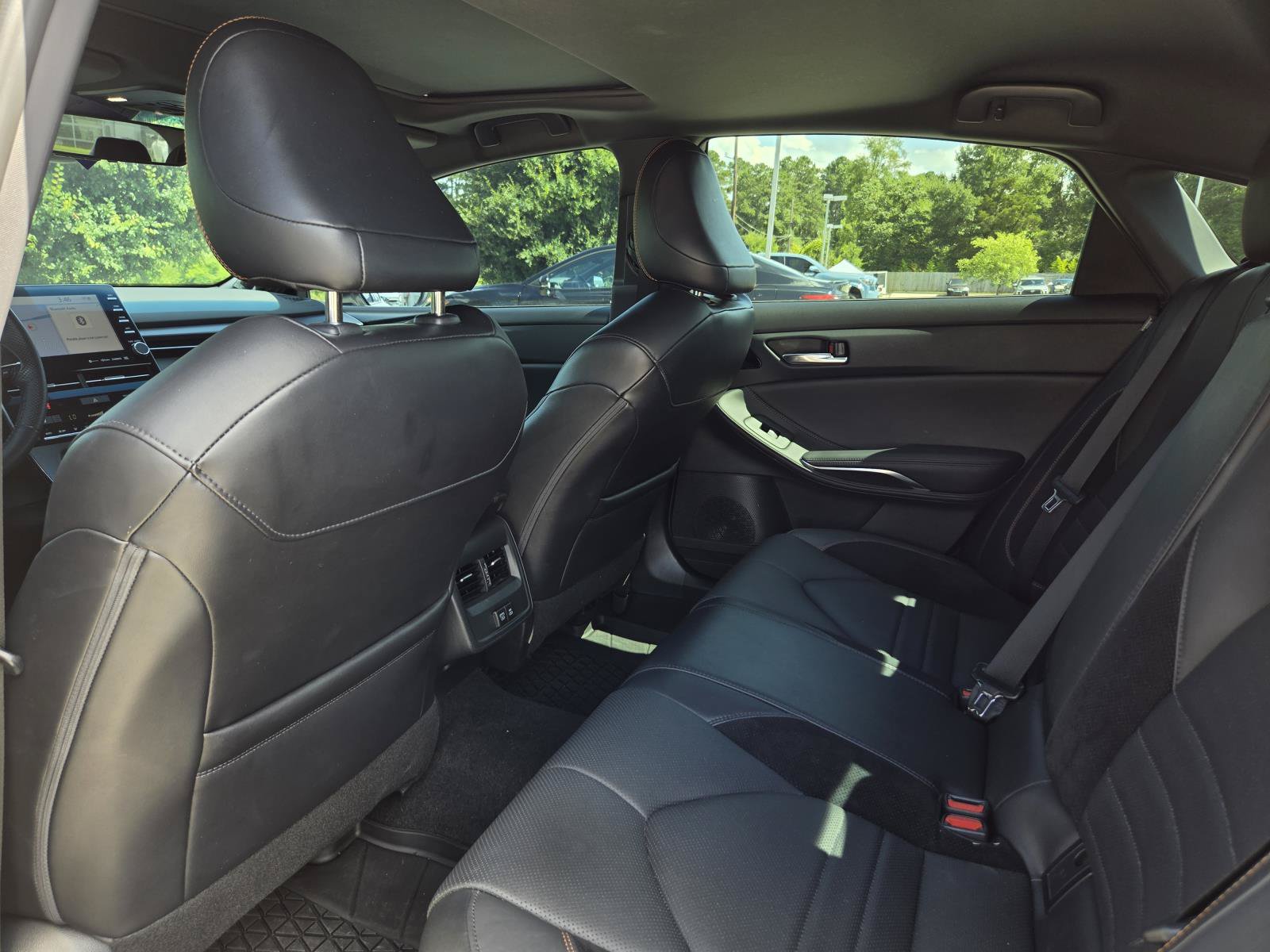 Used 2022 Toyota Avalon XSE FWD image 30
