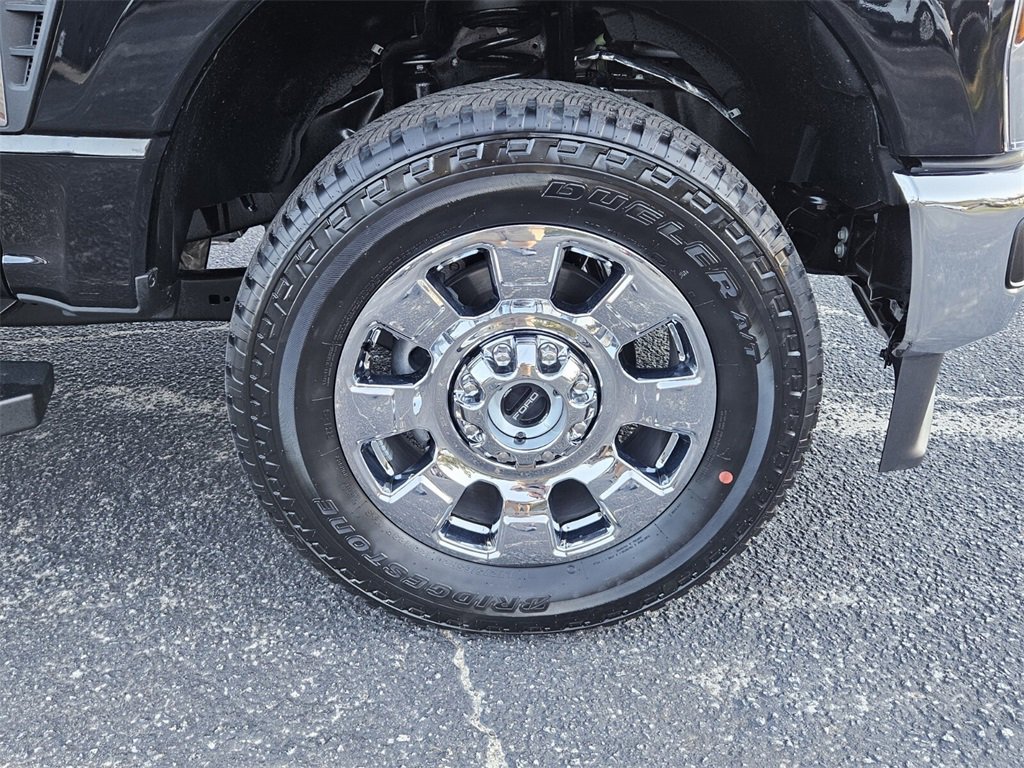 New 2026 Ford F250 4x4 Crew Cab Super Duty image 17