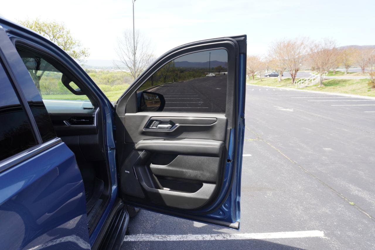 Used 2026 GMC Yukon XL Elevation w/ Elevation Premium Package AWD/4WD image 24