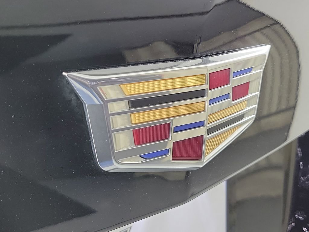 Certified 2023 Cadillac XT4 Luxury w/ Cold Weather Package FWD image 7