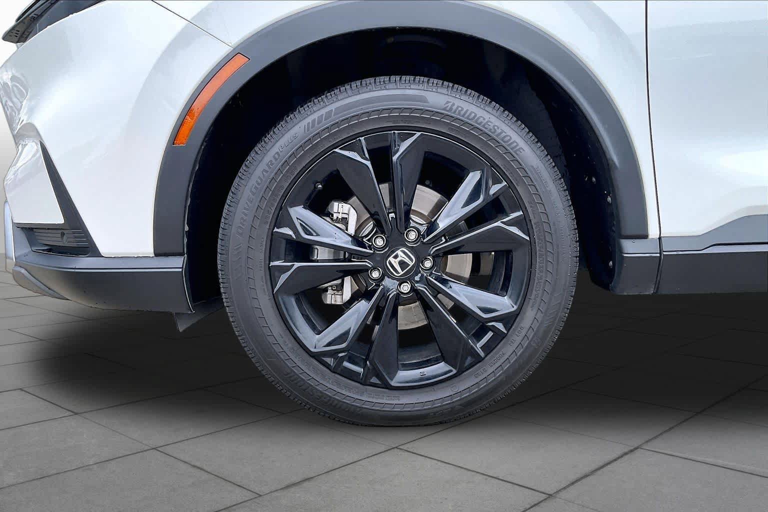 Used 2024 Honda CR-V Sport Touring image 9