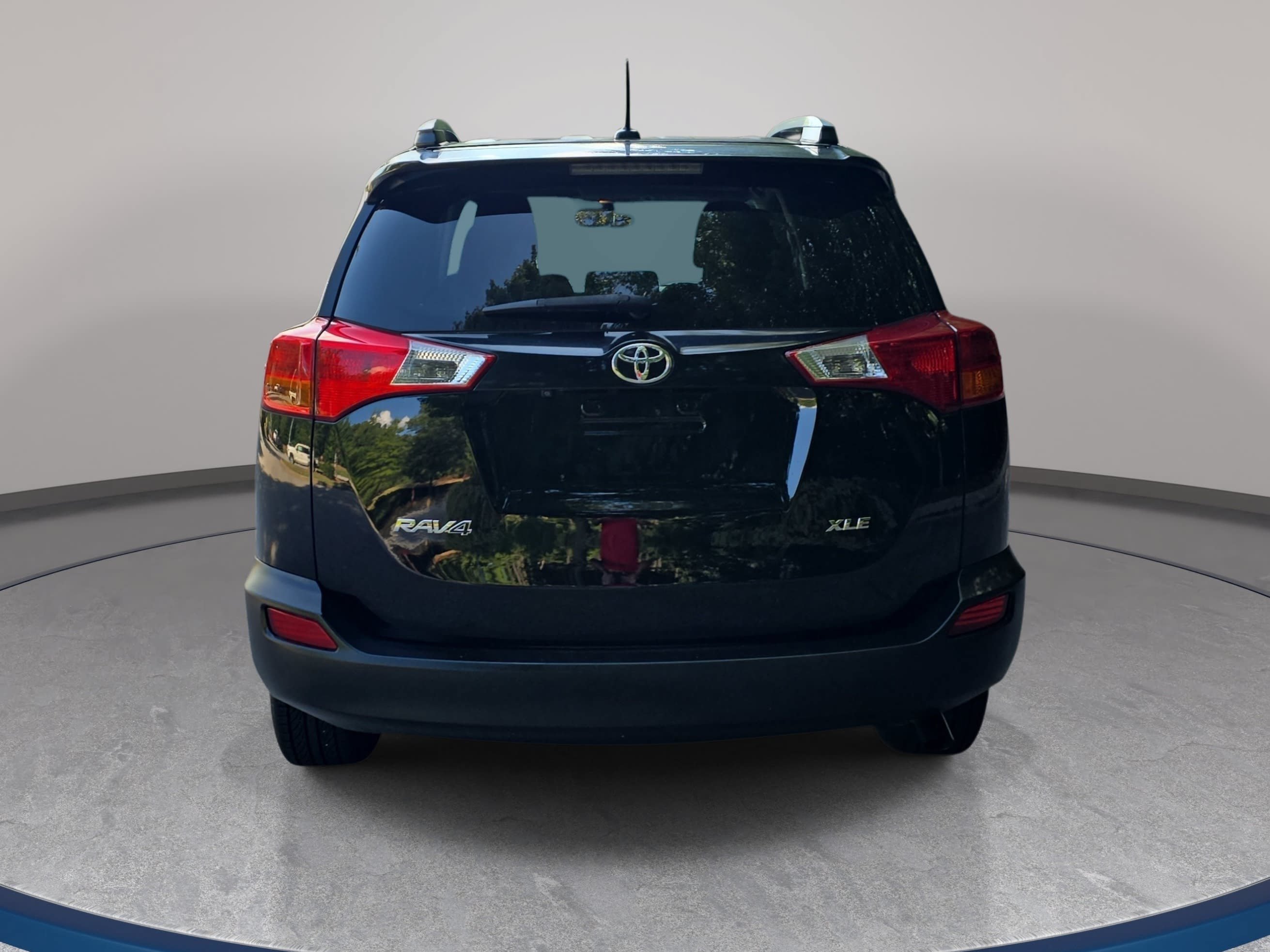 Used 2015 Toyota RAV4 XLE FWD image 6