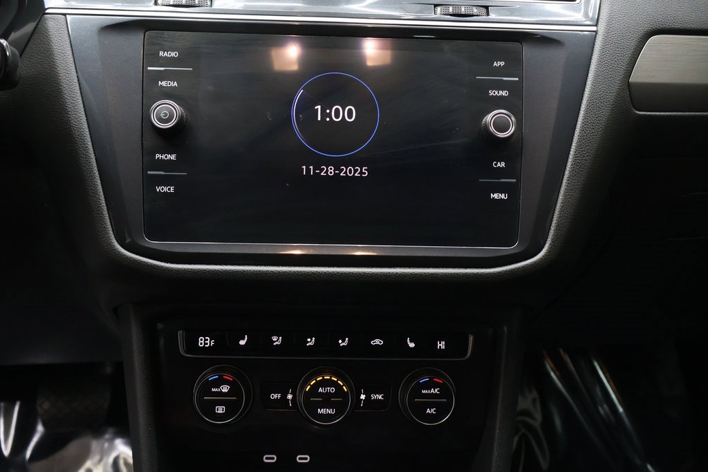 Used 2021 Volkswagen Tiguan SE image 20