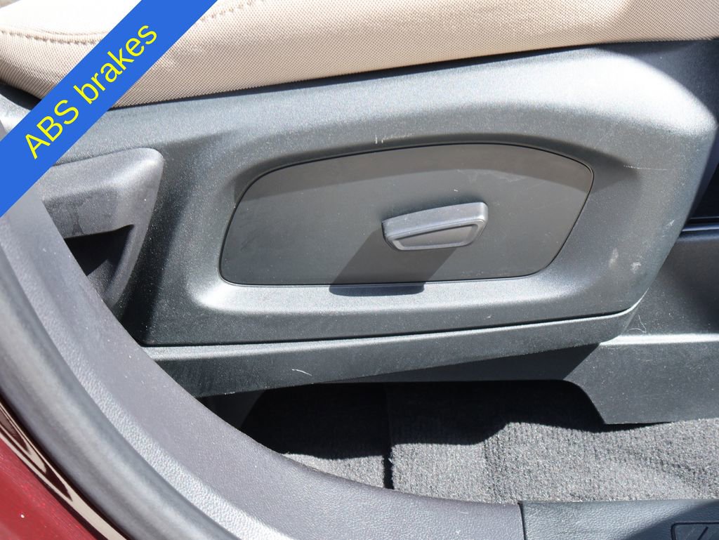 Used 2022 Ford Explorer XLT image 10