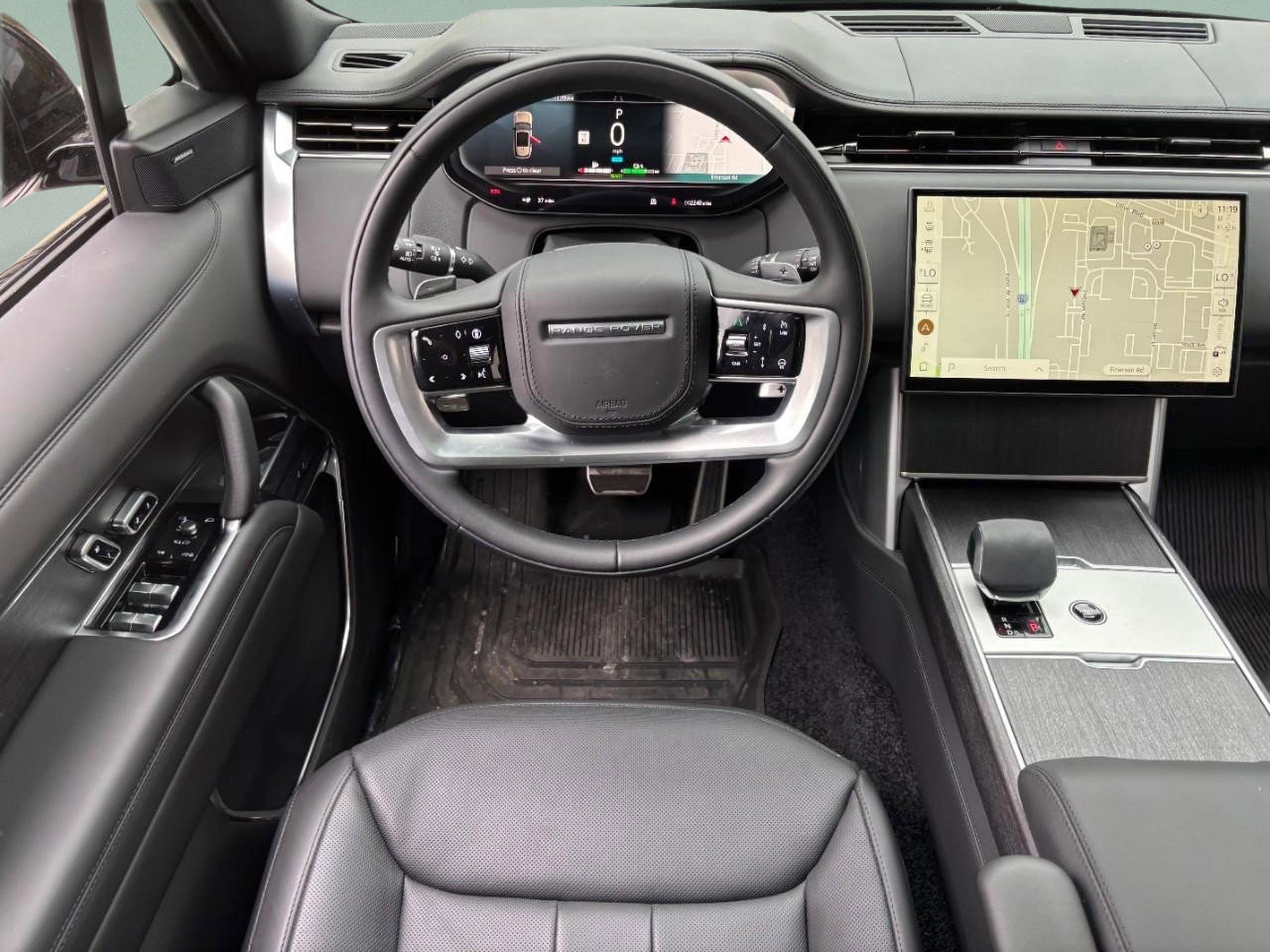 New 2025 Land Rover Range Rover SE image 15