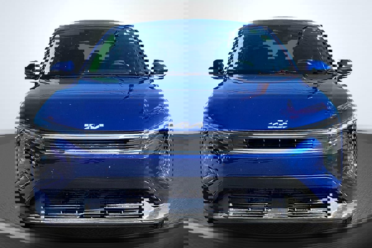 Used 2025 Kia K4 LXS image 3