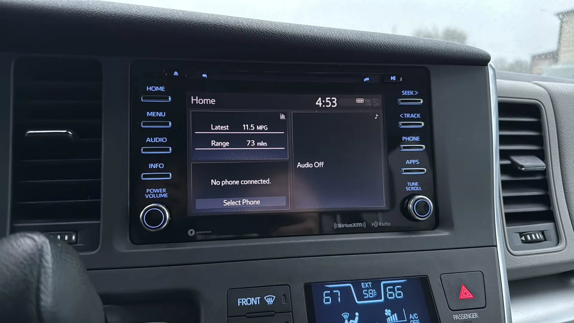 Used 2018 Toyota Sienna LE image 5