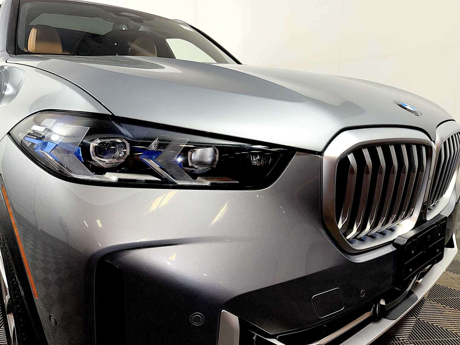 Used 2024 BMW X5 xDrive40i w/ Premium Package AWD/4WD image 25