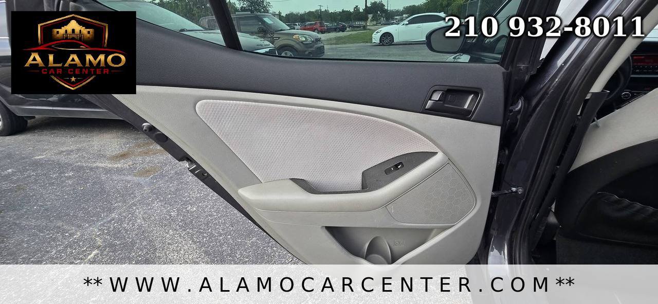 Used 2011 Kia Optima LX FWD image 27