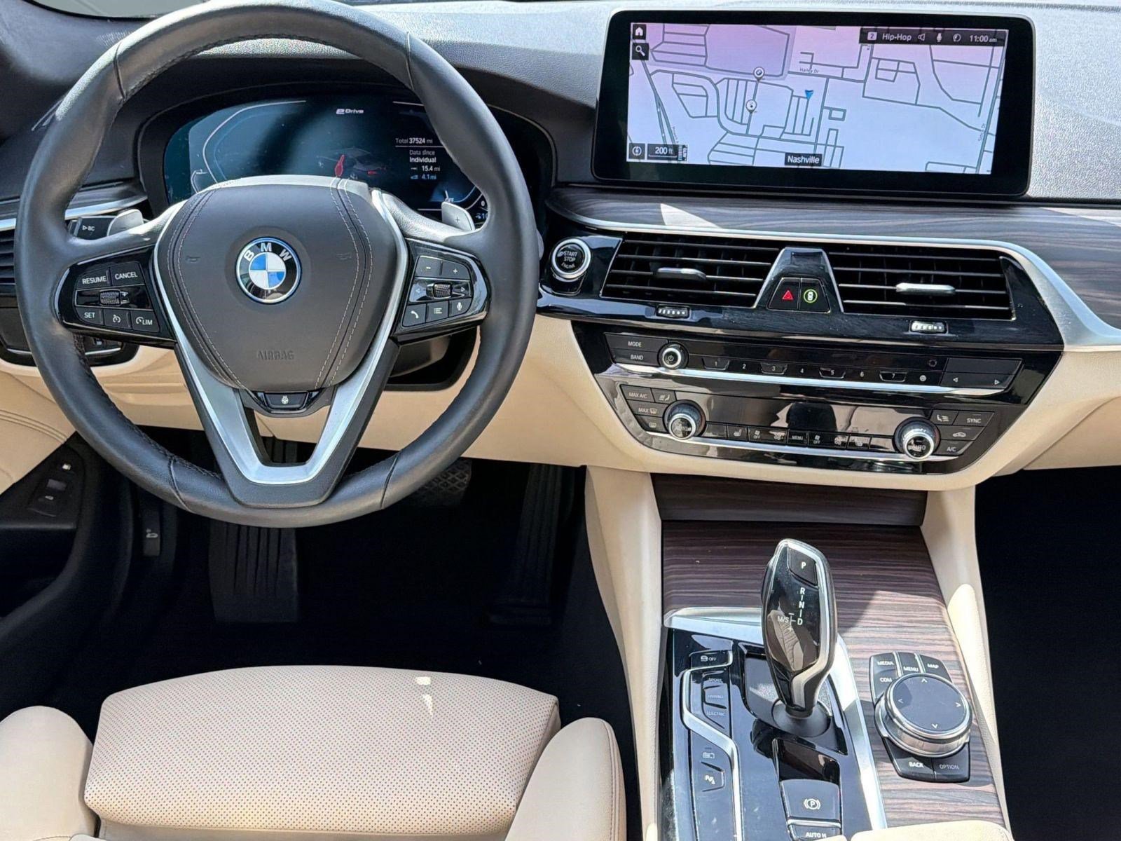 Certified 2023 BMW 530e xDrive w/ Convenience Package image 28