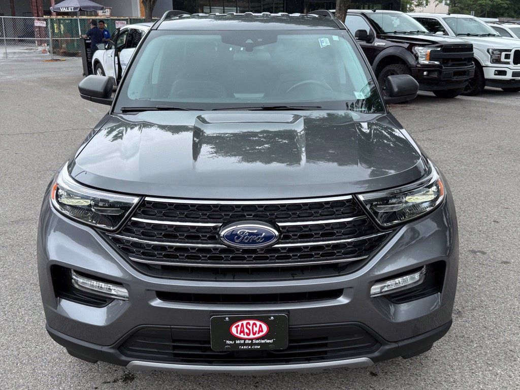 Certified 2023 Ford Explorer XLT w/ Equipment Group 202A AWD/4WD image 2