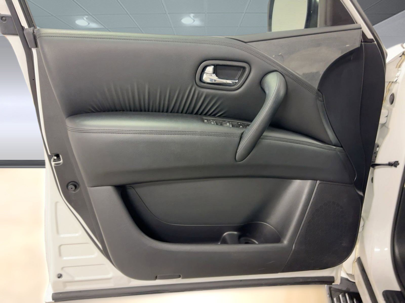 Used 2021 Nissan Armada SV image 20