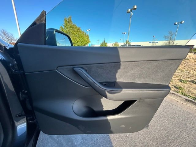 Used 2022 Tesla Model Y Performance image 18
