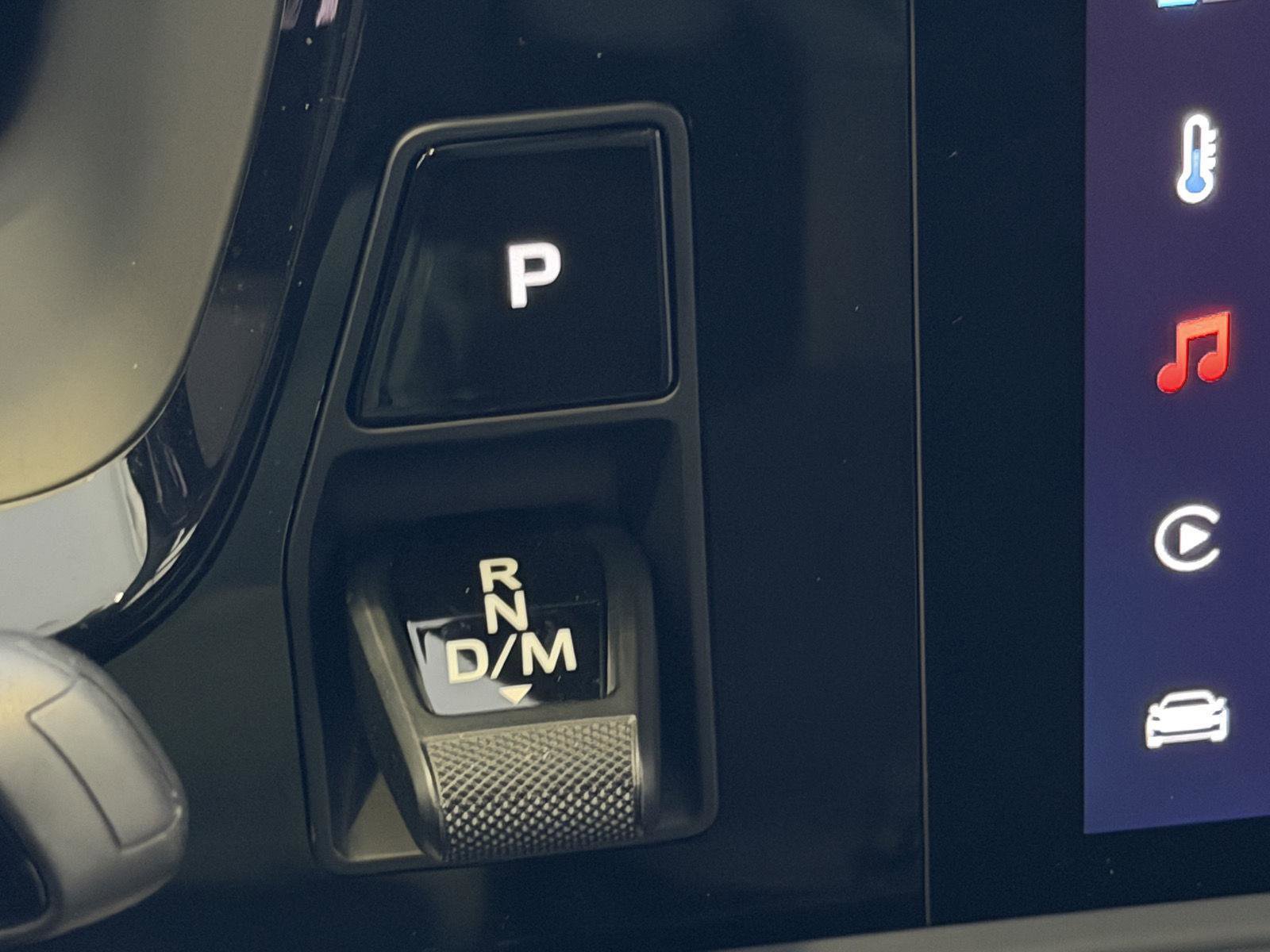 Certified 2025 Porsche Panamera 4 image 19