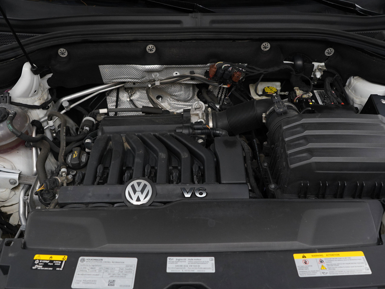 Used 2023 Volkswagen Atlas Cross Sport SEL Premium R-Line AWD/4WD image 32