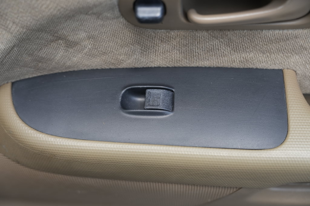 Used 2004 Honda CR-V EX image 34