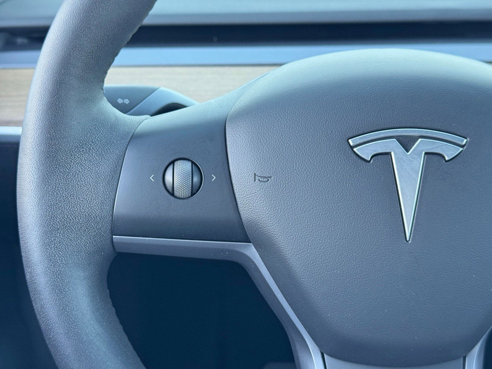 Used 2021 Tesla Model Y Long Range image 19