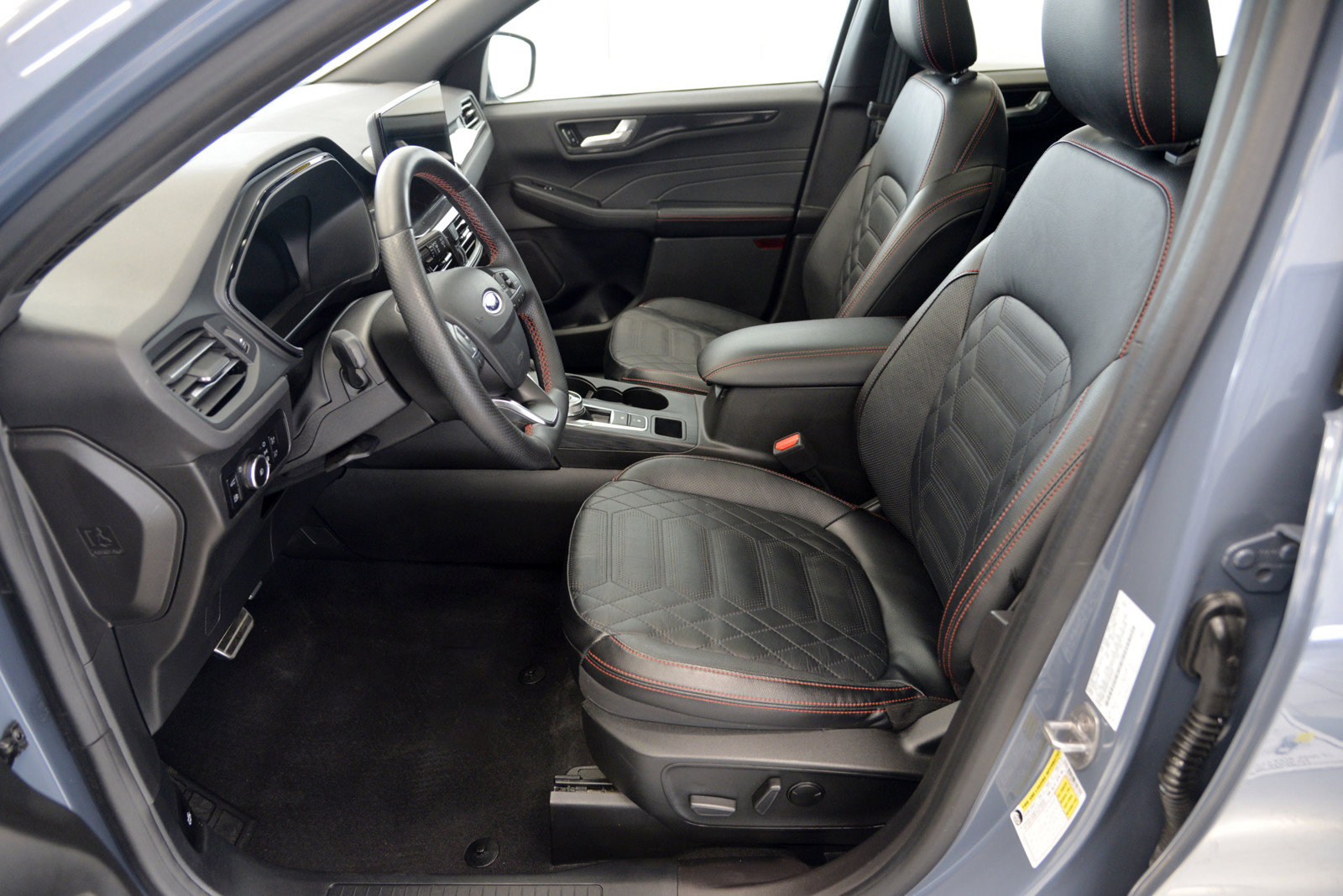 Used 2023 Ford Escape ST-Line Elite w/ Premium Technology Package AWD/4WD image 10