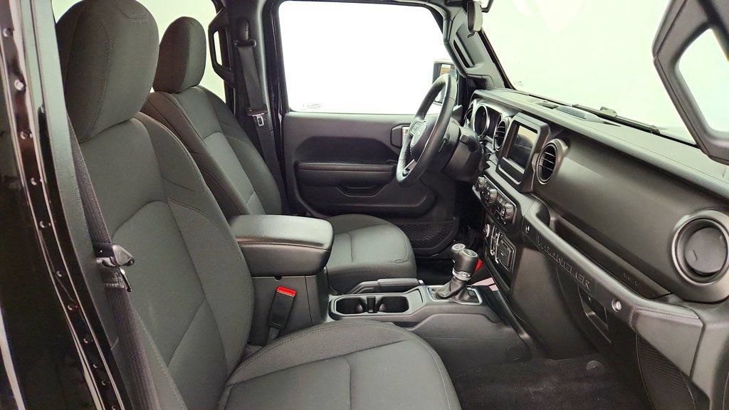 Used 2023 Jeep Wrangler Unlimited w/ Cold Weather Group AWD/4WD image 23