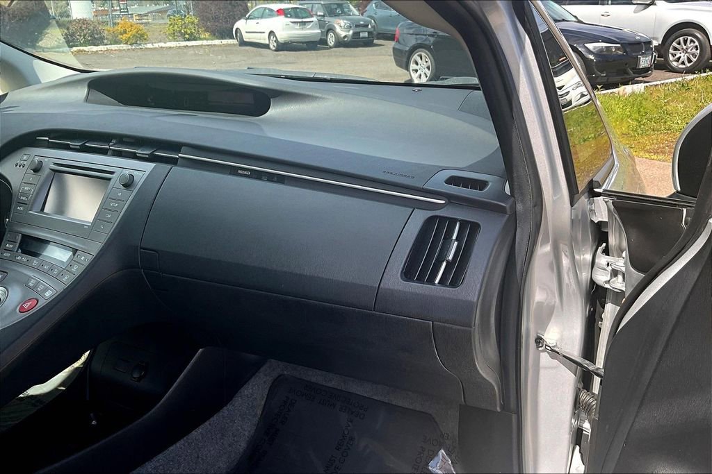 Used 2015 Toyota Prius Two image 19