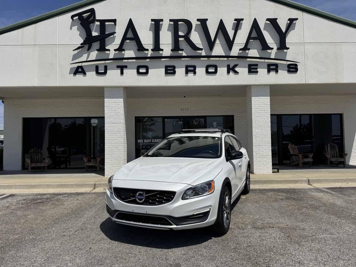 Used 2018 Volvo V60 T5 Cross Country AWD/4WD image 35