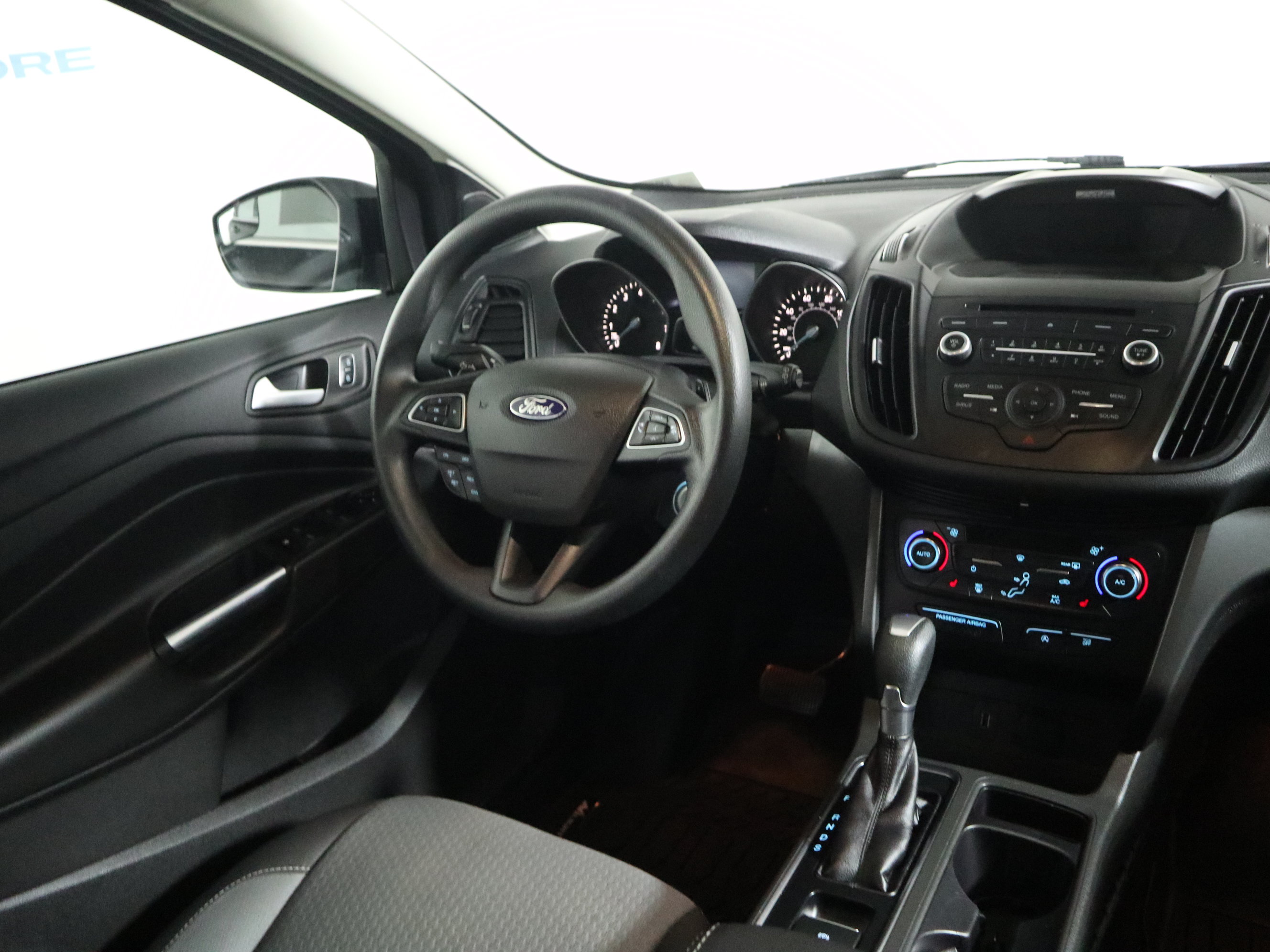 Used 2017 Ford Escape SE w/ SE Cold Weather Package AWD/4WD image 15
