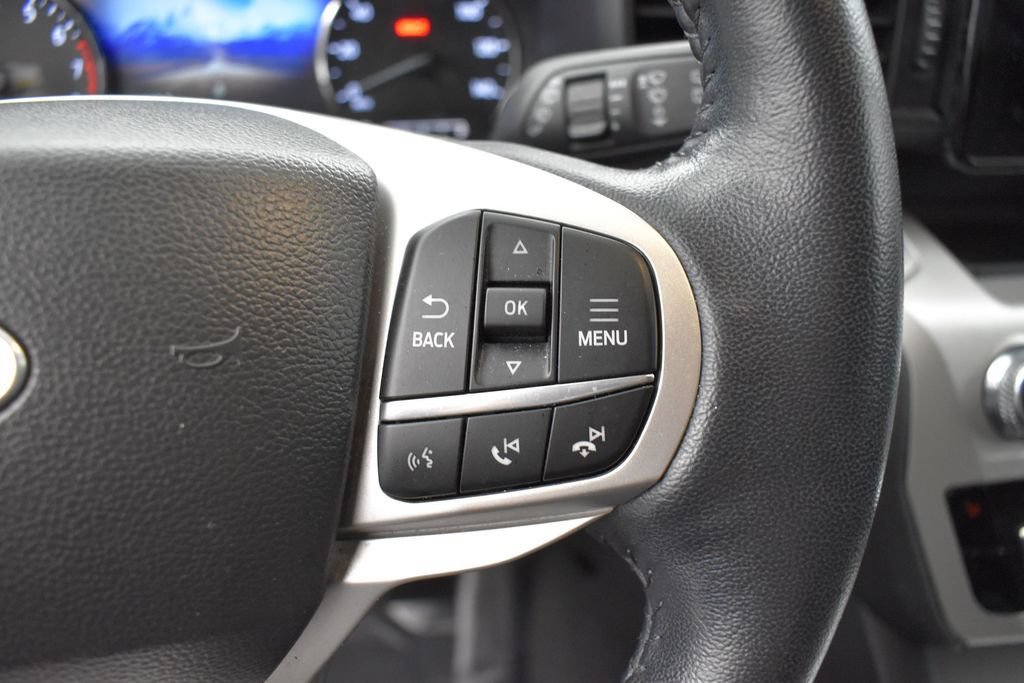 Used 2023 Ford Explorer XLT AWD/4WD image 7