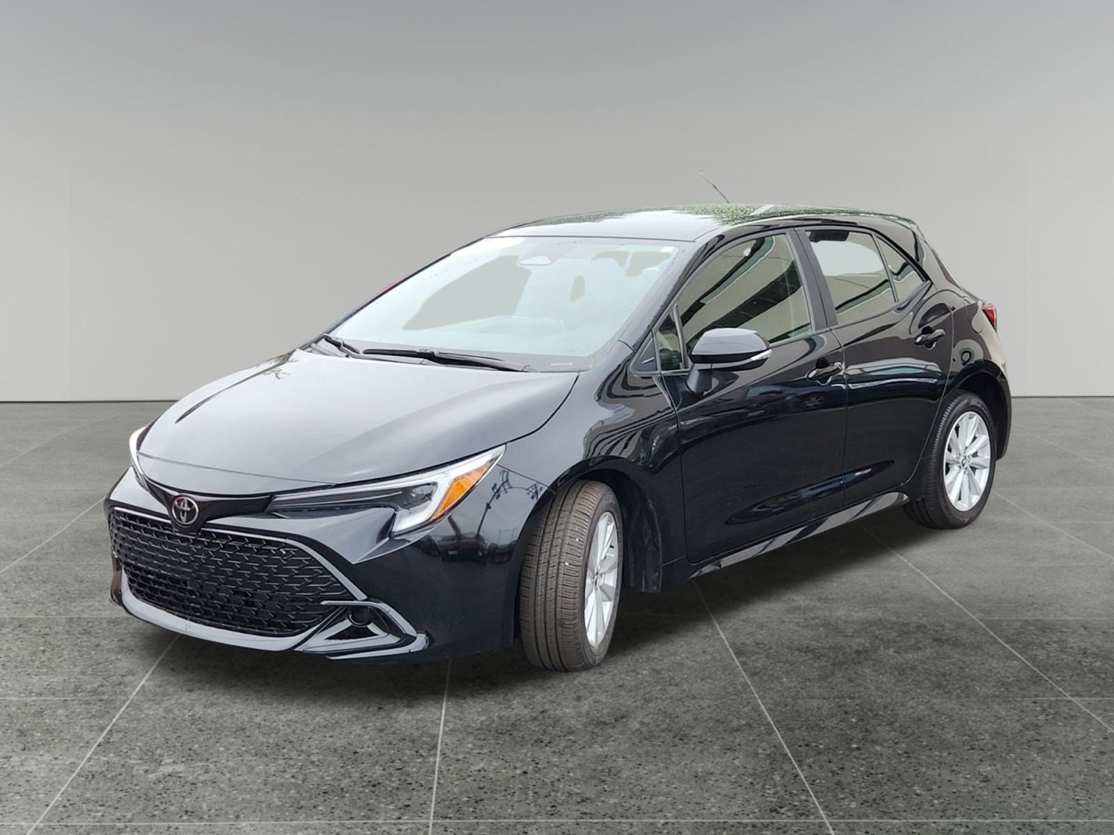 Used 2024 Toyota Corolla SE w/ SE Package FWD image 3