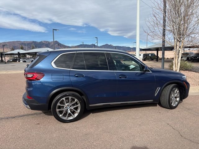 Used 2021 BMW X5 xDrive40i w/ Premium Package image 10