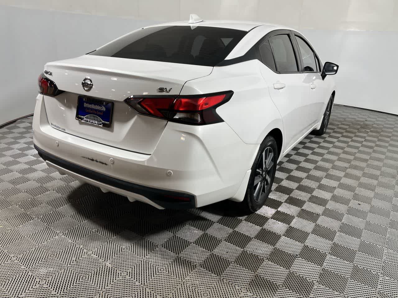 Used 2022 Nissan Versa SV FWD image 8