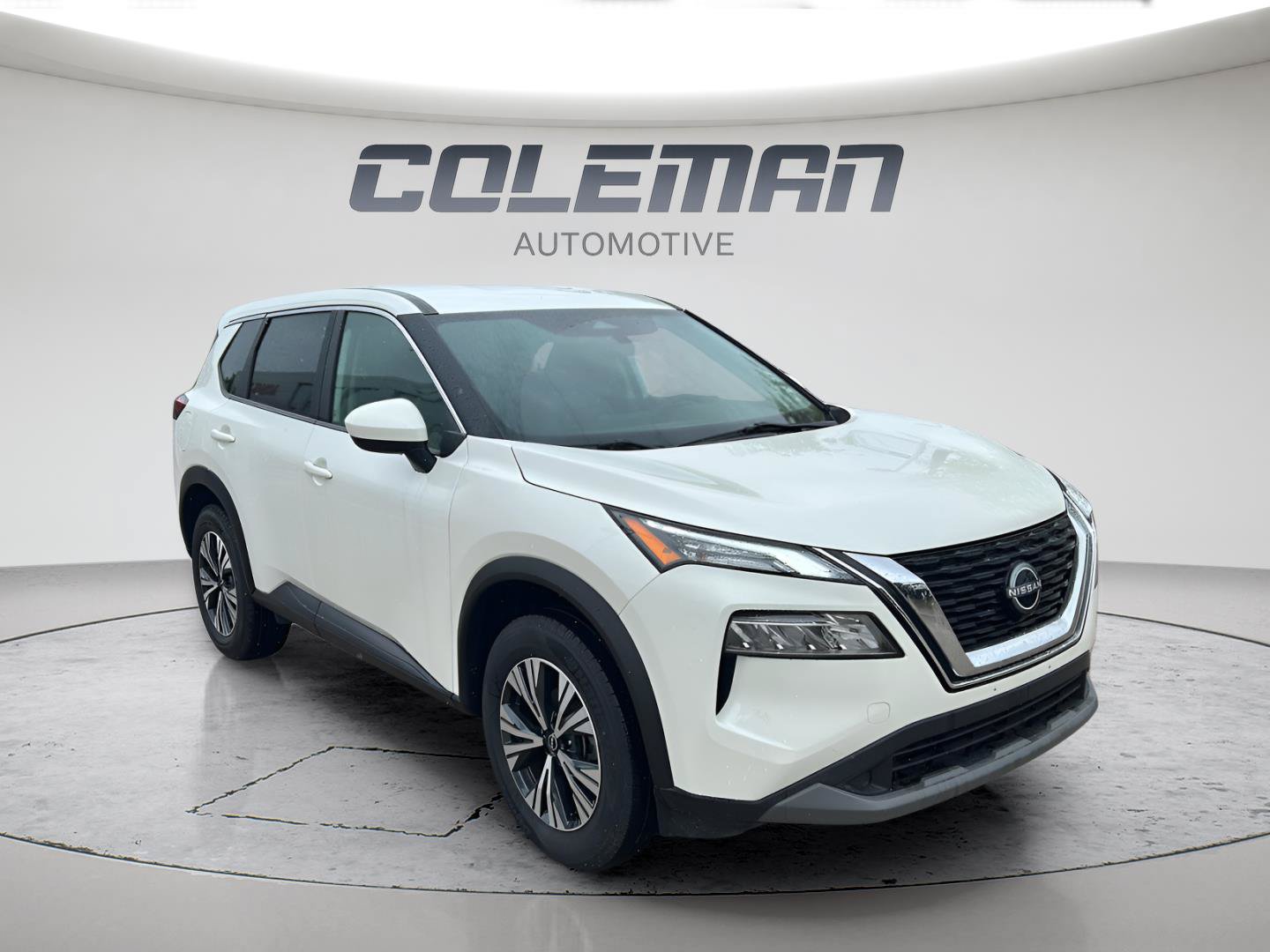 Used 2023 Nissan Rogue SV AWD/4WD image 2